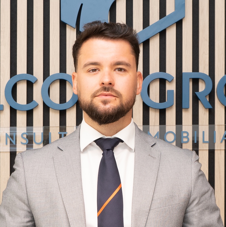 Víctor, socio fundador de Falcon Group